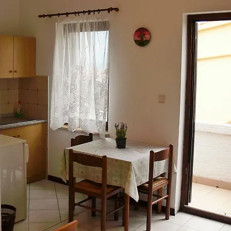아파트 Seaview With Balcony - Velebitska Ii 만드레